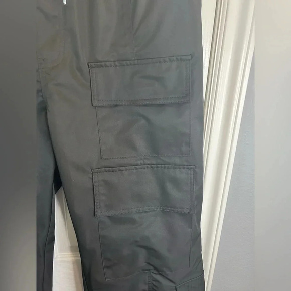 ♠️”EPTM.” NWT Black Cargo Pants w/ Drawstring & Multiple Pockets Size 2XL/38♠️ - Picture 6 of 17